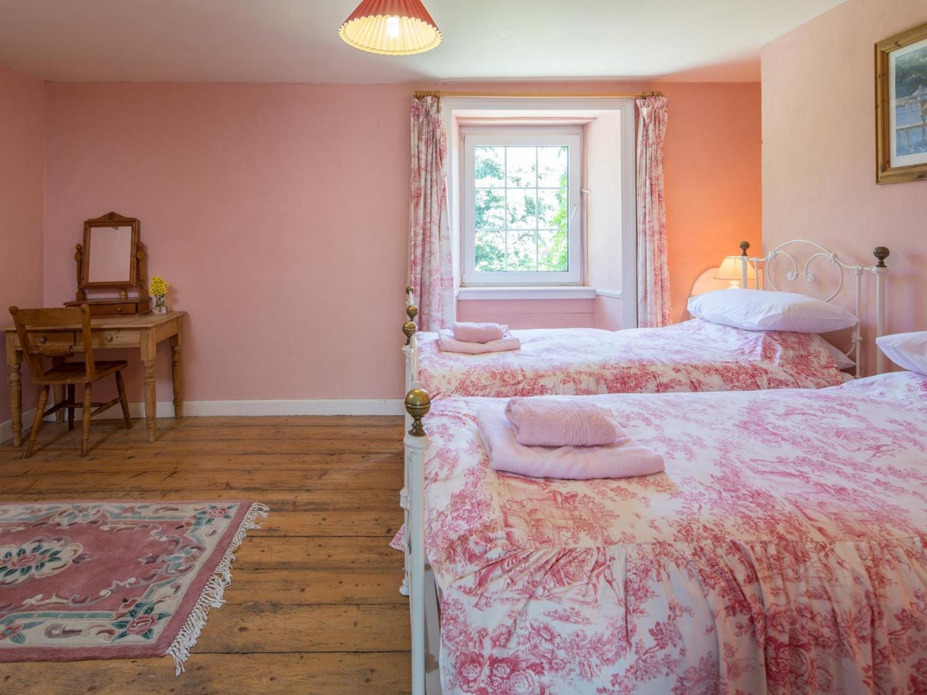 6 Bed Property In Truro Tretm 拉多克 外观 照片
