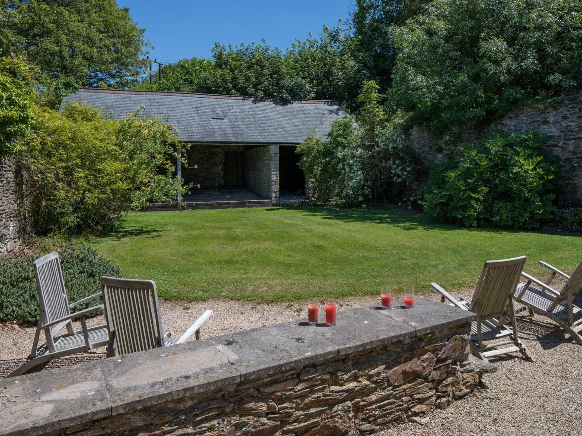 6 Bed Property In Truro Tretm 拉多克 外观 照片