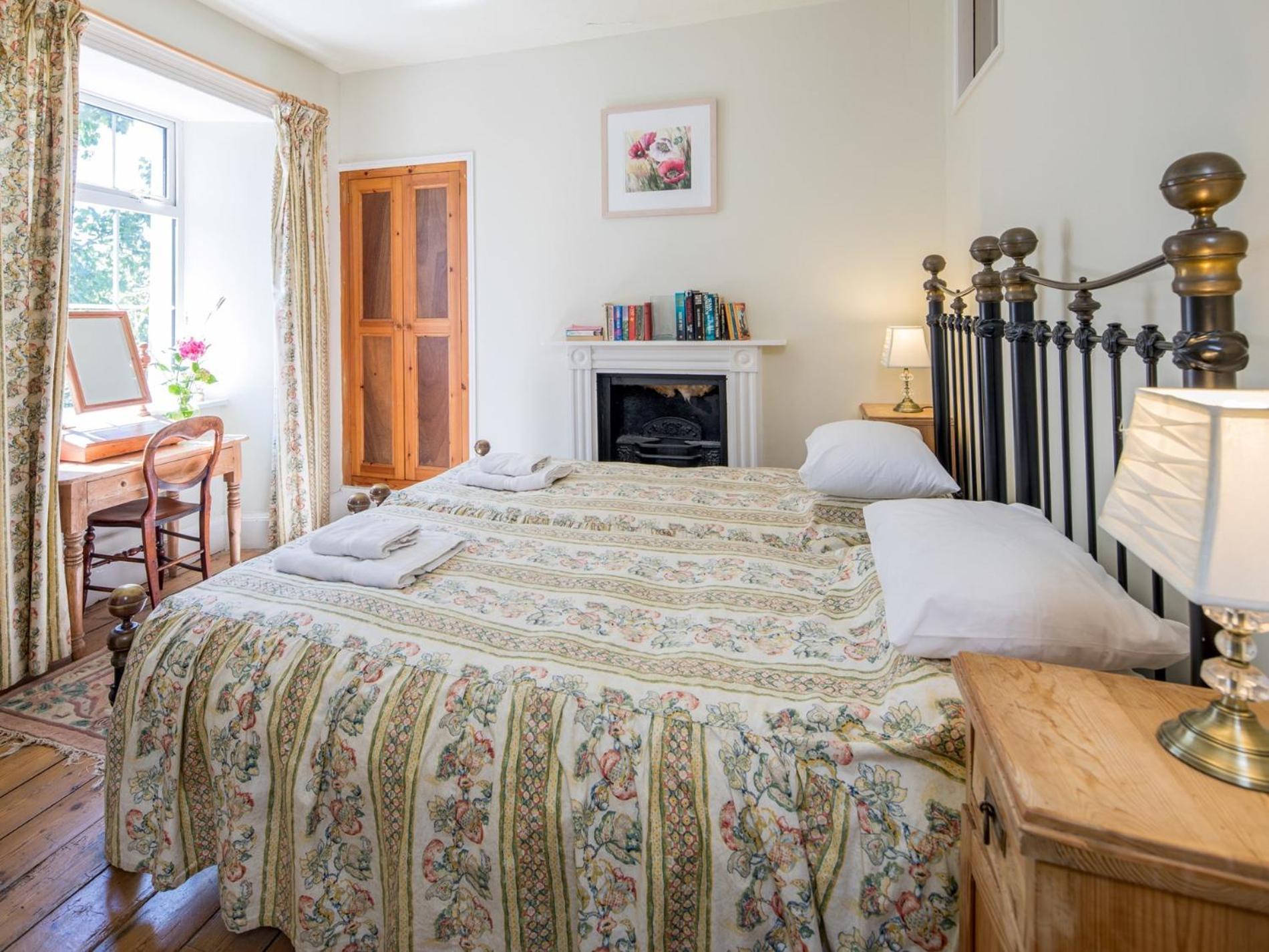 6 Bed Property In Truro Tretm 拉多克 外观 照片